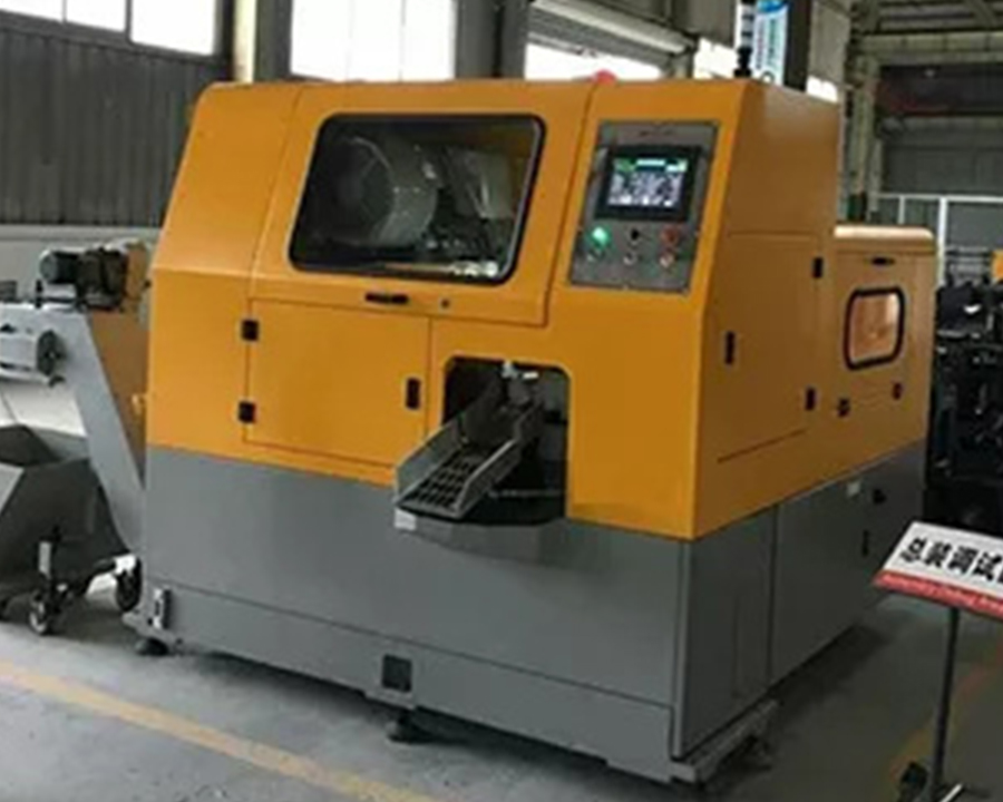 Plně automatická kotoučová pila KL-50 (průmyslové vybavení)
